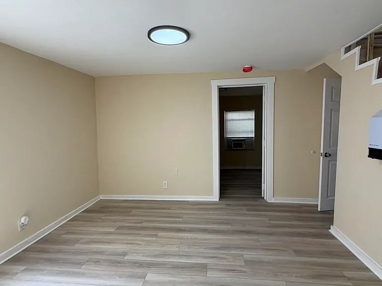 1018 Adams St #W — Photo 5