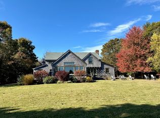 106 Panhandle Rd, West Tisbury, MA 02575