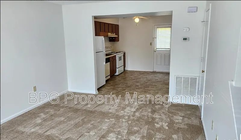 2 bed, 1.5 bath, 1050 sqft, $1,200 — Photo 3