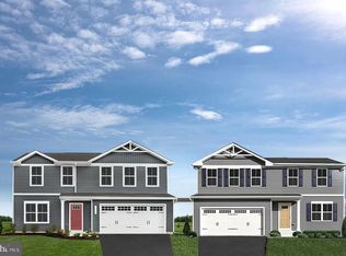 819 Raeann Dr, Greencastle, PA 17225