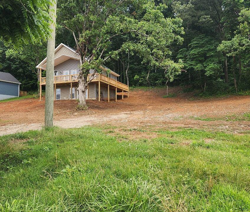 2nd image of 112 Waymier Rd