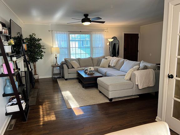 4th image of 8908 Belleview Ave