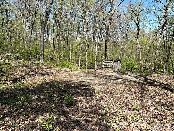 3rd image of 127 Skyline Dr S