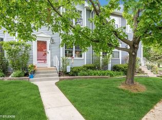 1238 Alexandria Ct, Geneva, IL 60134