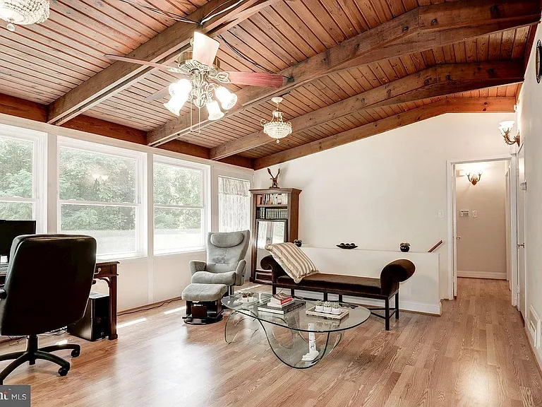 2902 Pine Spring Rd — Photo 11