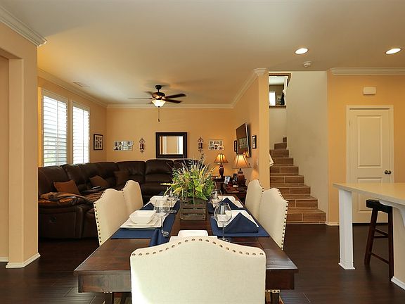 4th image of 4069 E Emory Ln