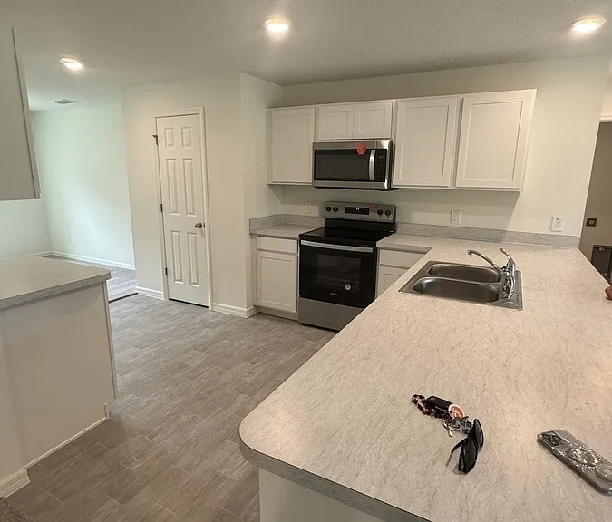 1568 Seeley Cir NW — Photo 4
