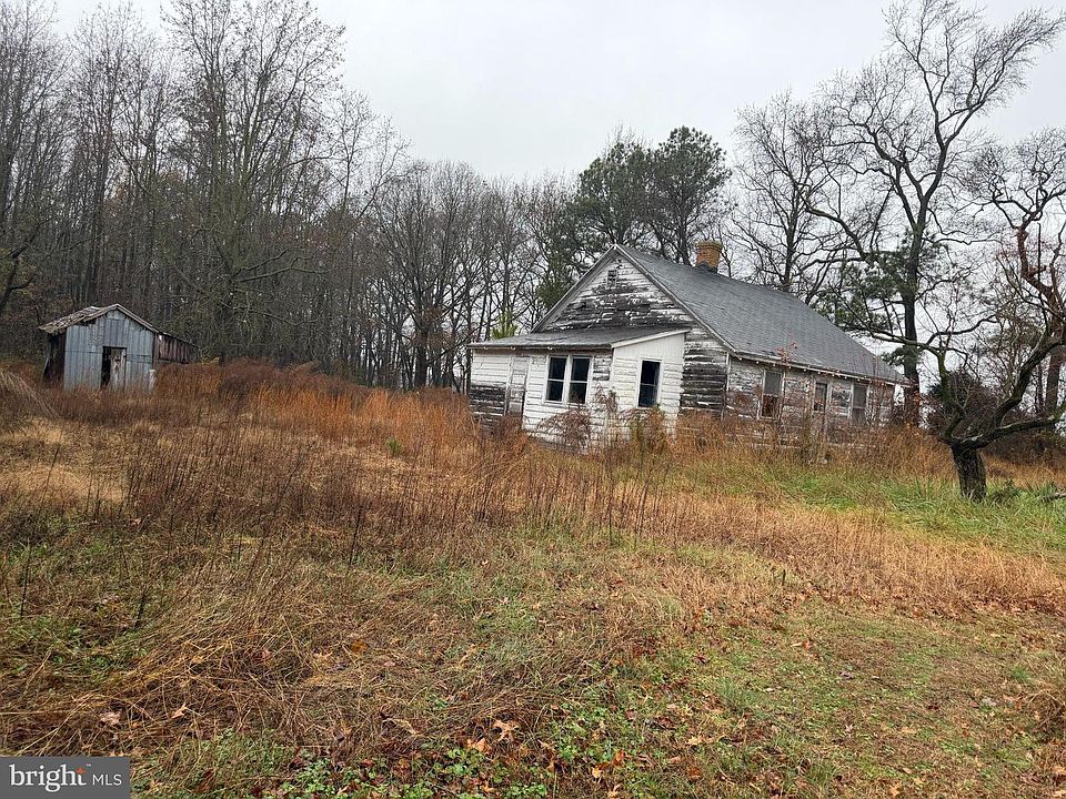 1st image of 36288 Pear Tree Rd