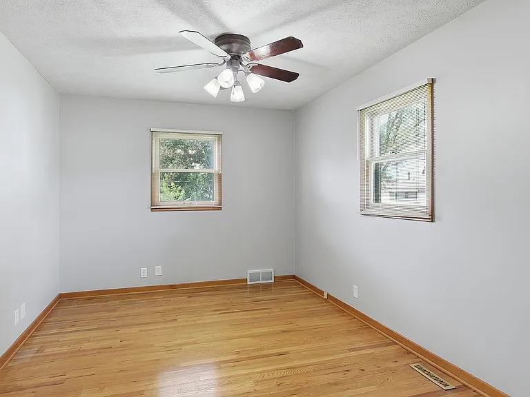 3202 Calhoun St — Photo 14