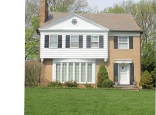 2592 Edgerton Rd, University Heights, OH 44118