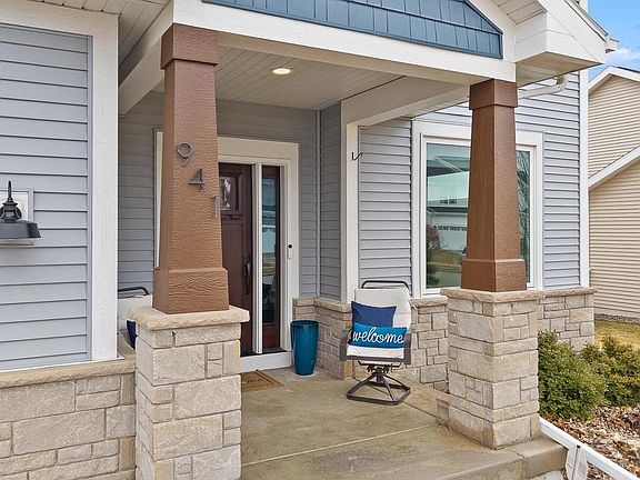 3rd image of 941 Lavender Way