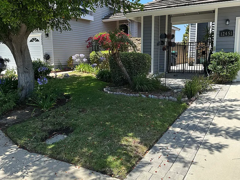 12451 Sunnyglen Dr — Photo 2
