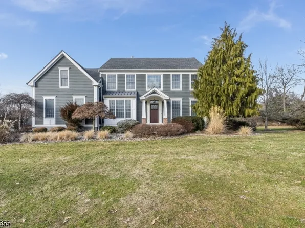 2 Walden Dr, Clinton Twp., NJ 08801