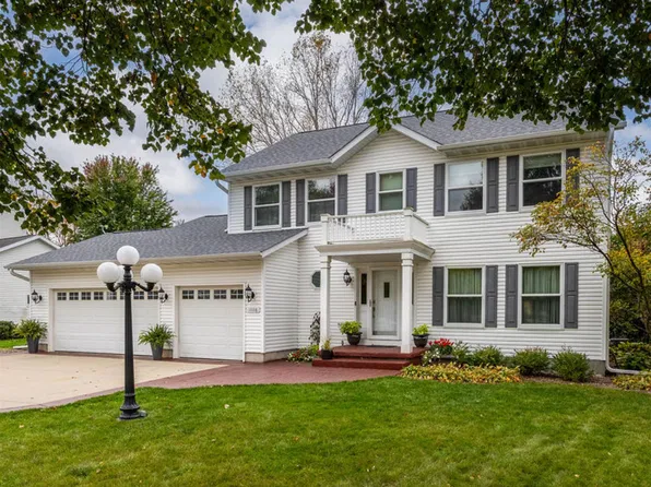 1098 Lori Ln, Sun Prairie, WI 53590