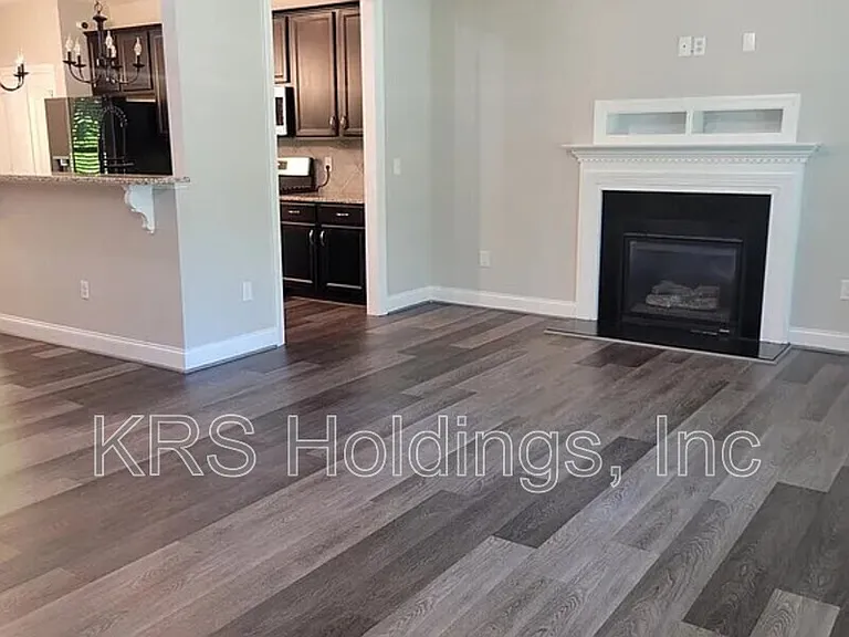 750 Sycamore Springs Dr — Photo 4