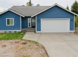 7065 Helweg Ln, Blaine, WA 98230