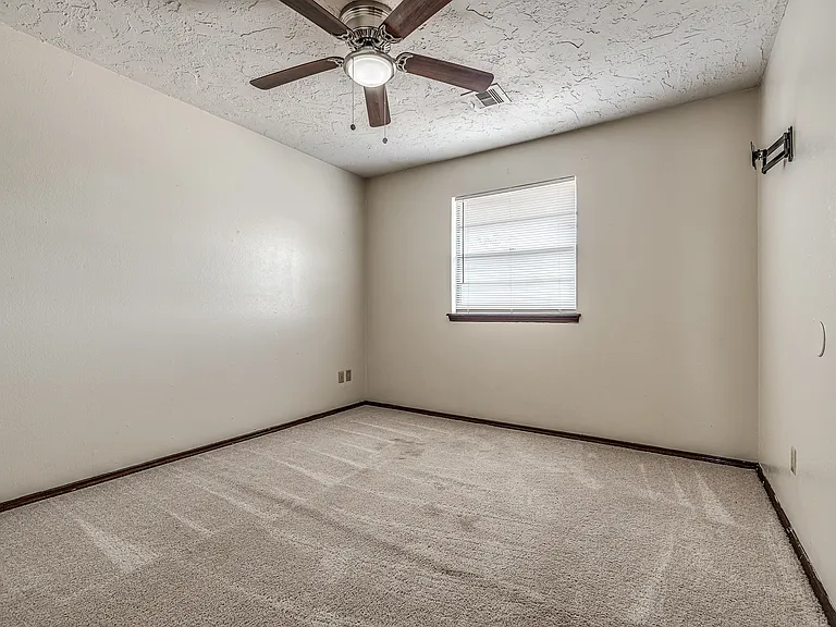 4132 NW 36th St #7 — Photo 30
