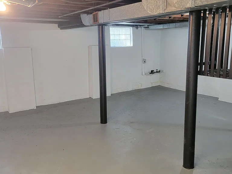 2261 Ridge Rd — Photo 34