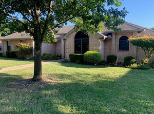 412 Meadows Crest Ct, Midlothian, TX 76065