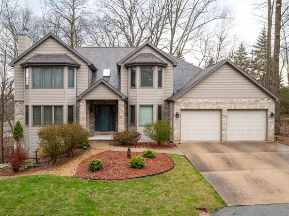 2111 Sumac Ln, Appleton, WI 54915