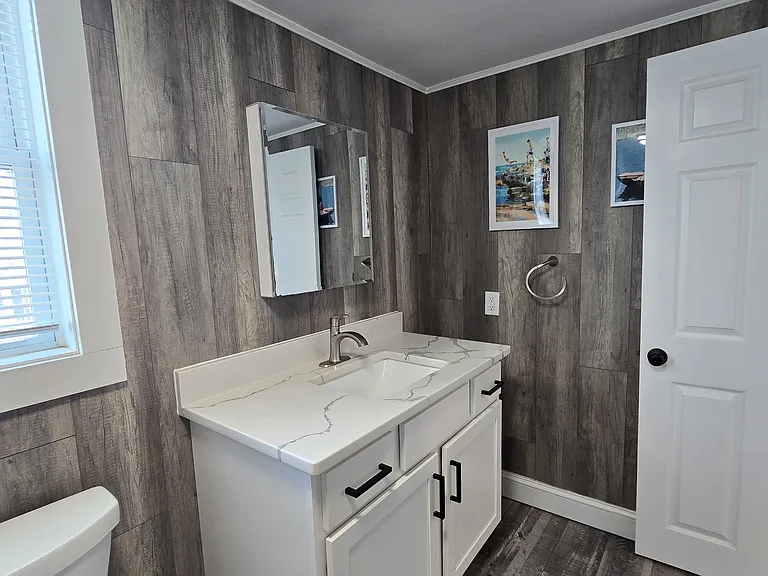 76 Glades Rd — Photo 6