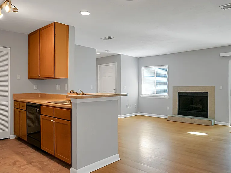273 Alexandra Dr #11 — Photo 14