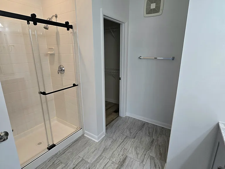 44812 Tiverton Sq — Photo 14