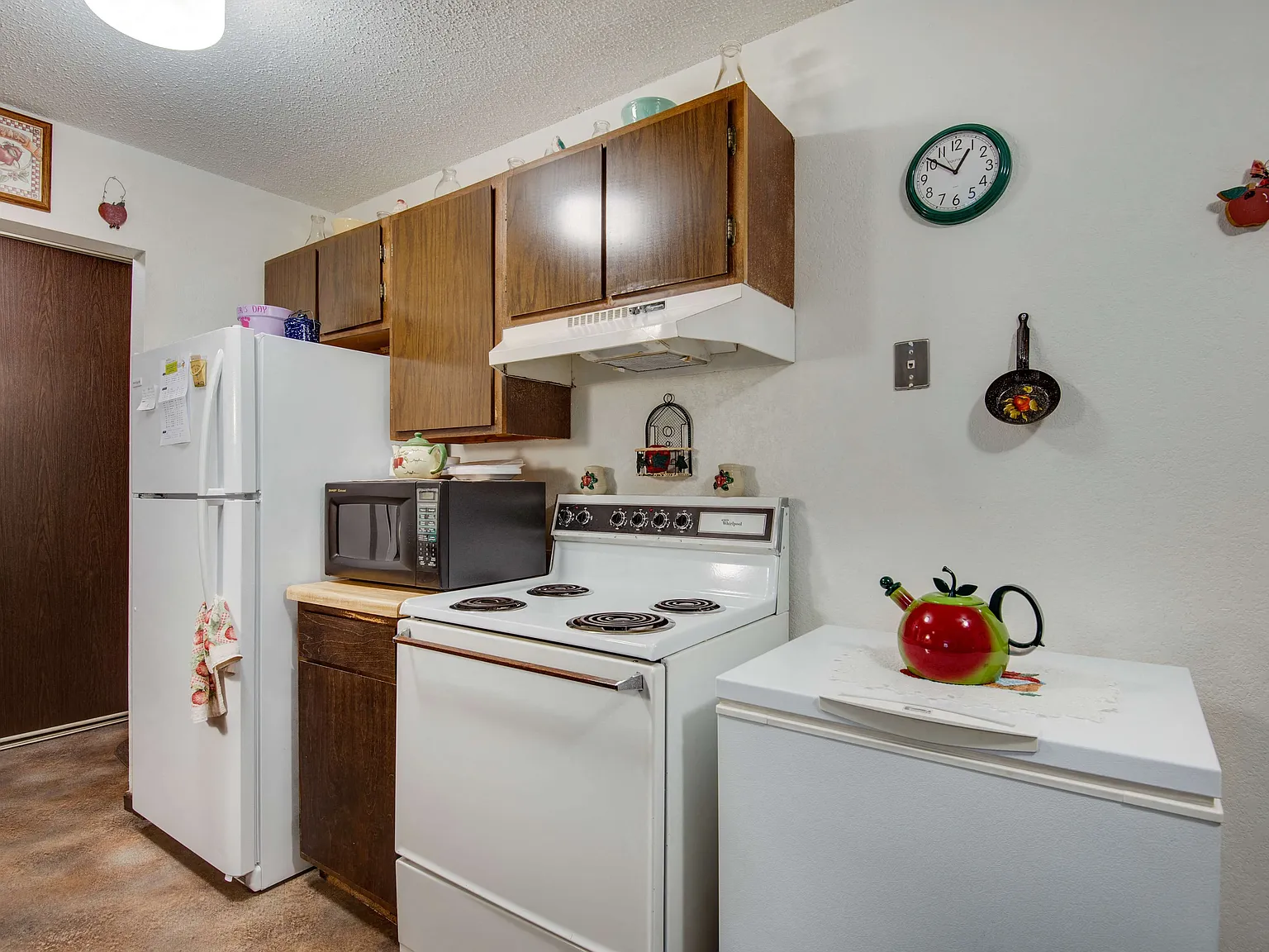 Marshall Square Apartments — Photo 4