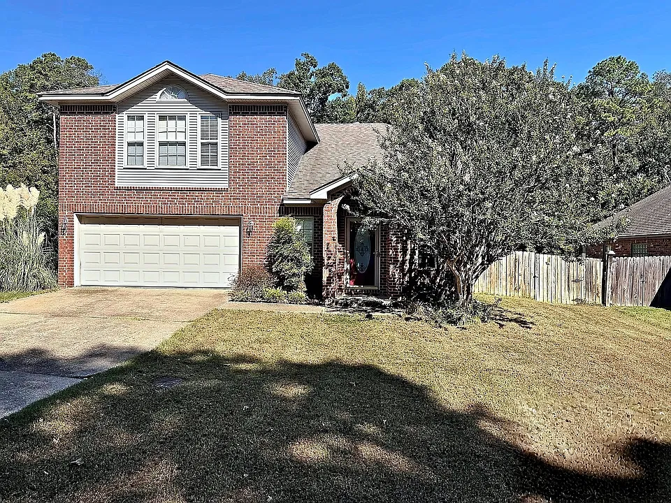 1215 Lyledale