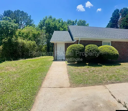 1614 Riverside Trl NE Photo 1