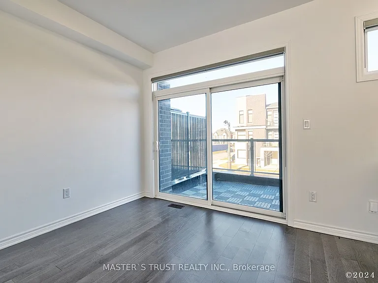 2501 Littlefield Cres — Photo 15
