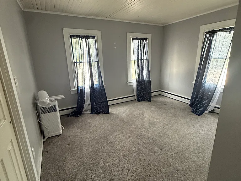 327 Keyser Ave — Photo 11