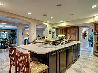 4th image of 2261 Poinsettia Dr