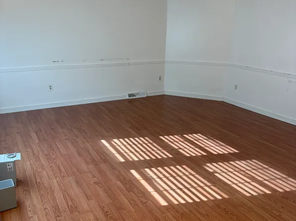 317-319 Oakland Ave #B, Greensburg, PA 15601