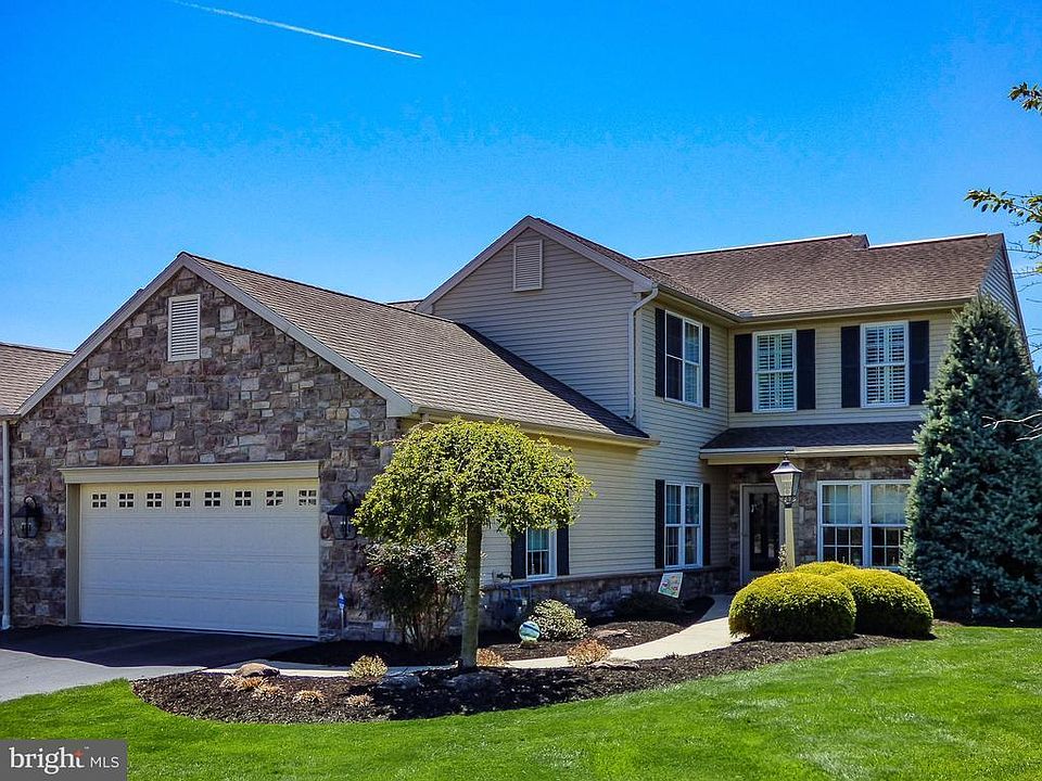 2nd image of 833 Meadow Ct