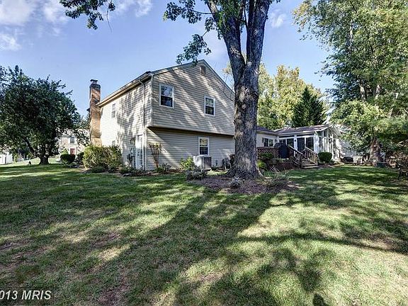 4th image of 10144 Colebrook Ave