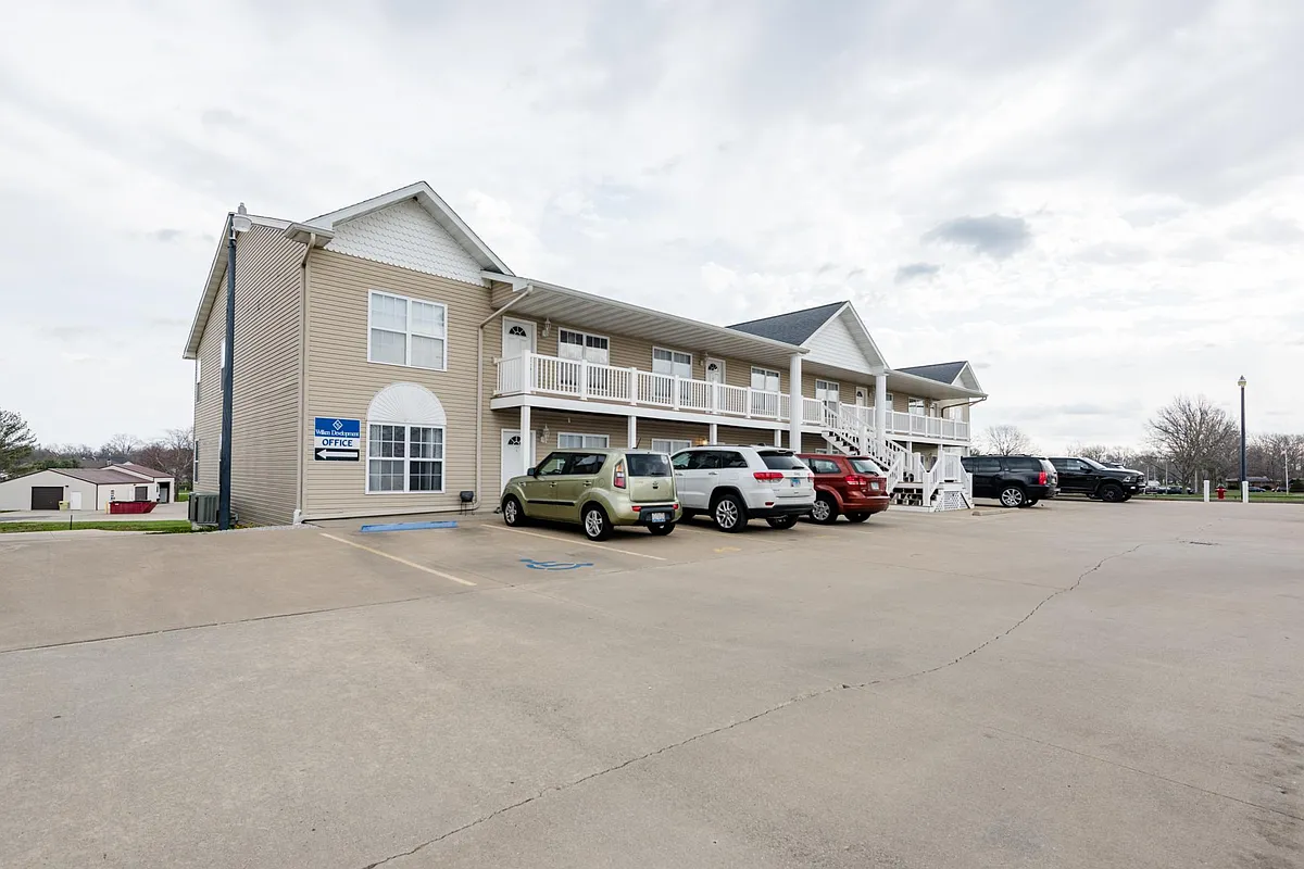 Front View - Emerald Pointe