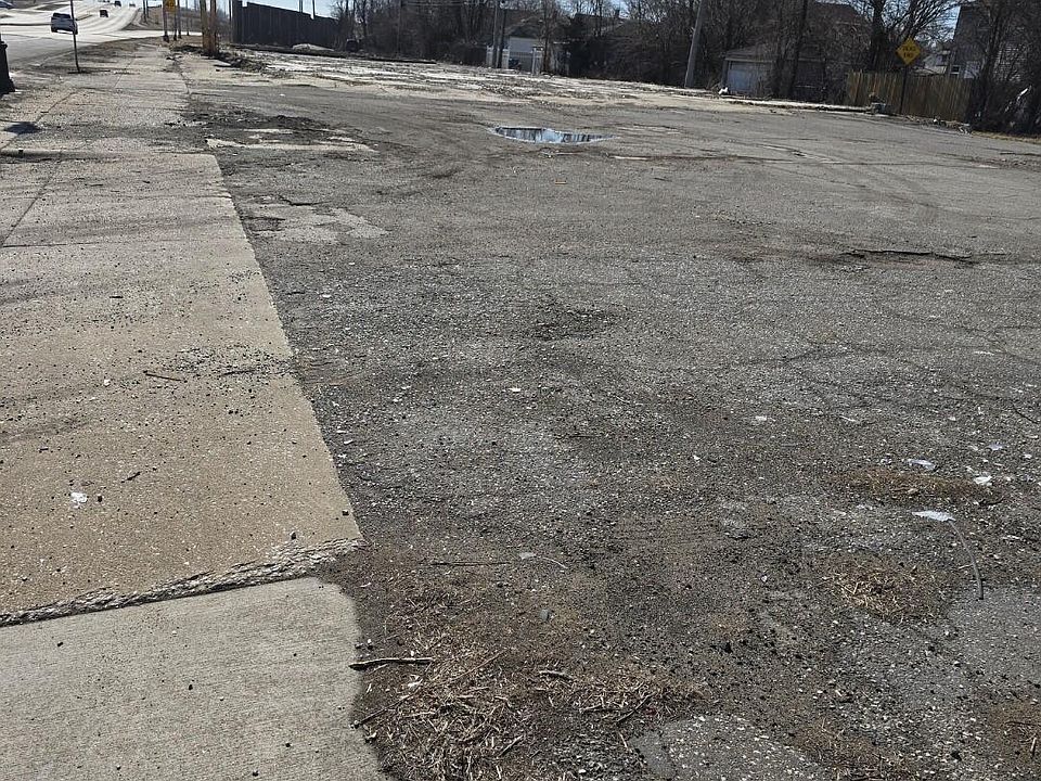 2nd image of 2600 Broadway St