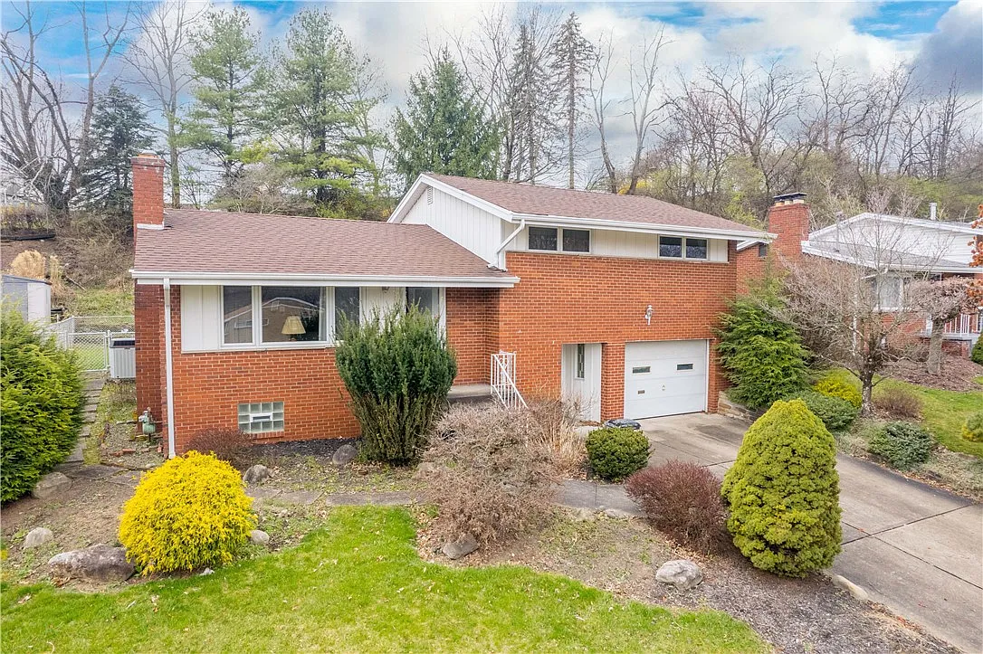 348 Yarrow Ln photo 1