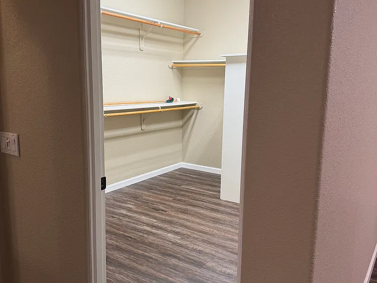Primary suite walk-in closet