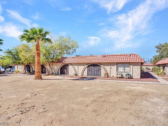 4th image of 833 Hedge Way Unit 6