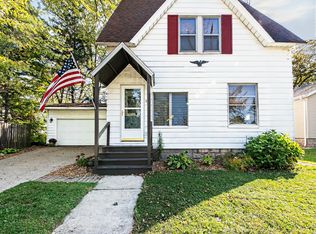 211 S Pleasant St, Watervliet, MI