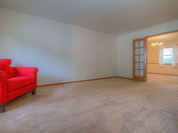 5th image of 5626 S 75th Ave E