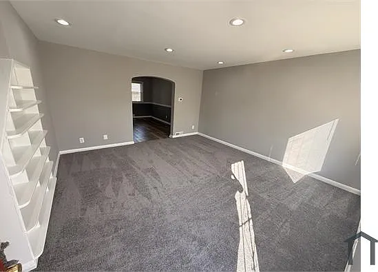 1644 Sherwood Ave — Photo 2