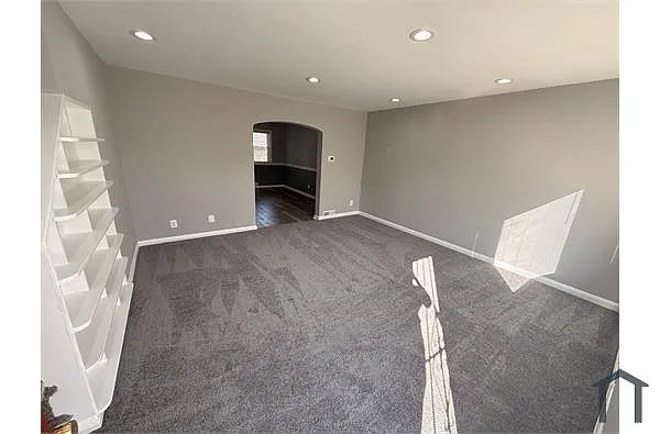 Building Photo - 1644 Sherwood Ave