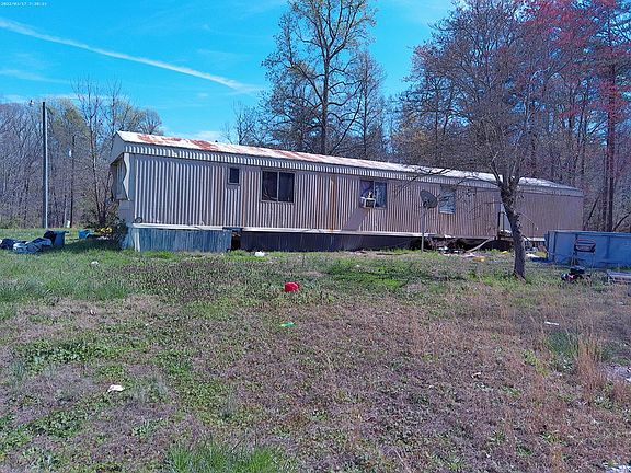 5th image of 135 Tyler Lee Dr