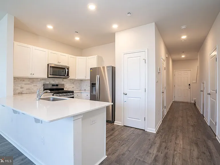109 Mazzeo Dr — Photo 3