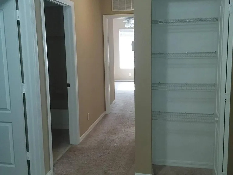 2410 SE Union Park Dr — Photo 13