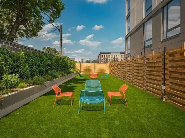 378 Weirfield Street image 18 of 24