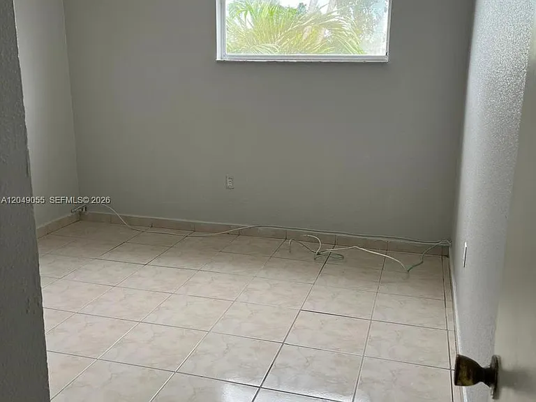 666 W 81st St #318 — Photo 7